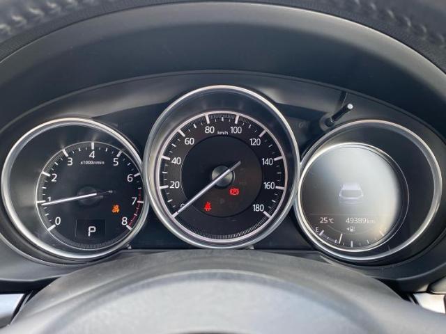 WECARSの展示場では実際に見て、触ってお車をお選びいただけます！知識の豊富な営業スタッフが様々なカーライフをご提案いたします！