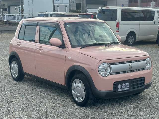 可愛らしく優しい印象のピンク系統のお車です！