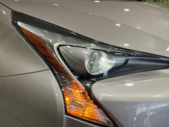 【LEDヘッドライト】悪天候や夜間走行時も良好な視界を確保し安心して運転できる高輝度LEDヘッドライトを装備！点灯速度が早く、消費電力も抑えられています。