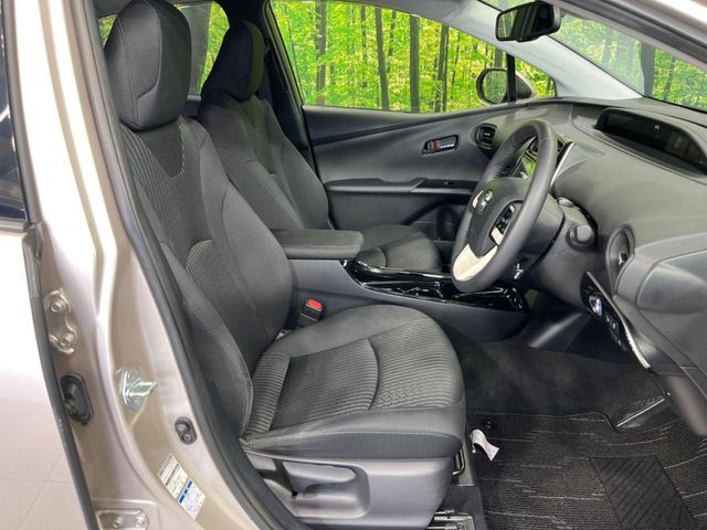 運転席シート廻りは使用感も少なく、良好な状態となっています。丁寧に使われていたことがよくわかりますね。
