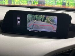 【360°ビューモニター】専用のカメラにより、上から見下ろしたような視点で360度クルマの周囲を確認することができます☆死角部分も確認しやすく、狭い場所での切り返しや駐車もスムーズに行えます。