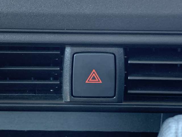 運転席・助手席で温度調節可能なフルオートエアコンです！