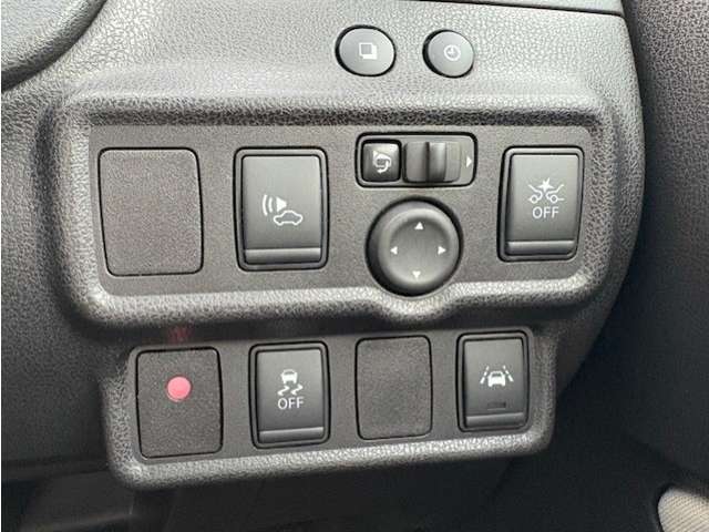 【運転席操作部】運転に役立つ機能ばかり！快適なドライブにしてくれること間違いなし！！
