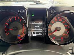 【スピードメーター】『スピードメーター』の画像になります。メーターがシンプルで見やすく運転しやすいですね！