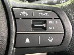 【アダプティブクルーズコントロール】高速道路での長距離走行が楽に！！自動で速度を保つクルーズコントロールが、衝突軽減システムと連携し、前方の車両を感知して車間を保つように速度調節してくれます！！