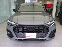 Audi正規ディーラーが高品質をお約束。高度な訓練・教育を受けたAudi専任メカニックが、100項目にもおよぶ精密な点検を実施。すべてクリアしたAudi車だけ、あなたのお手元に届けられるのです