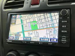 【メーカー純正ナビ】インテリアに溶け込むスタイリッシュな「専用設計」メーカーナビを装備♪視認性や操作性など基本性能にも優れ、より上質なカーライフをお楽しみいただけます。
