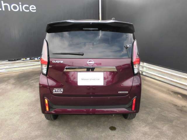 納車前には、日産のエンジニアが点検整備をしっかりさせて頂きます。消耗品部品の交換はもちろん、整備内容記録簿も納車時にお渡しいたしますので点検内容がちゃんと確認できて安心していただけます！！