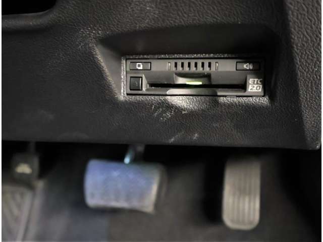 ETC車載器付きです。高速道路の料金所もスムーズに通過できます。