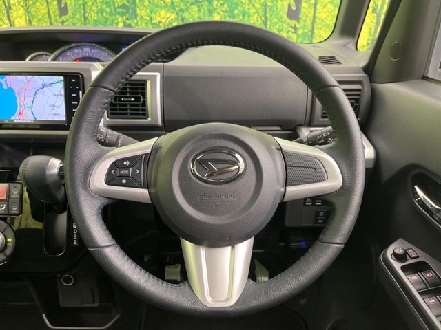 【ステアリングスイッチ】運転中、前方から目線をそらすことなく、オーディオ等の操作が可能な便利機能！安心＆快適なドライブを演出してくれます♪