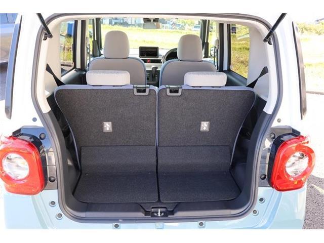 荷室スペースも充分、荷物の収納も楽々です。