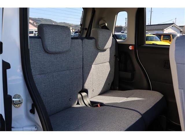 後席も余裕あります！！