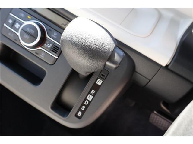 シフト操作がしやすく快適なドライブをお楽しみいただけます。