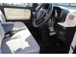 たくさんの雑誌や新聞、自動販売機もありますのでお待ち頂く間にご利用ください！