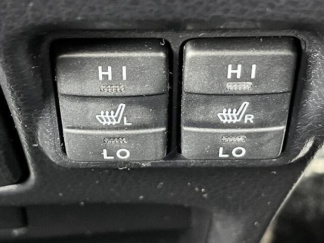 私たち中古車販売店の従業員は日本の全メーカーの車両をたくさん見てきました、通常では気が付かないその車のセールスポイントをそれぞれ知識として持っています、まずはご要望をお聞かせください！！
