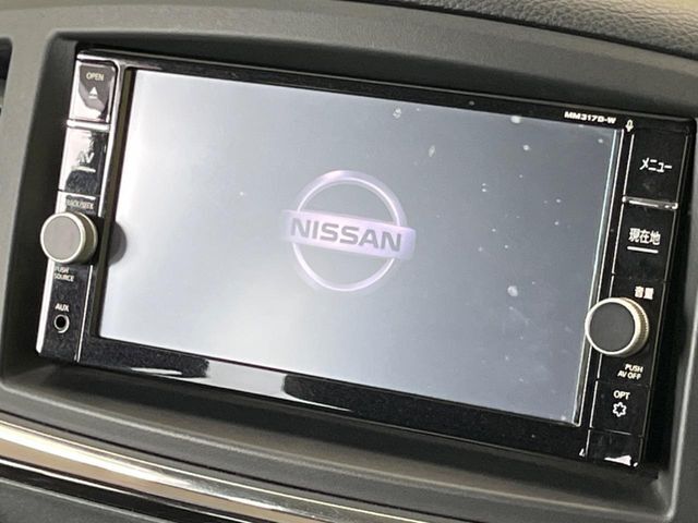 【純正ナビ】人気の純正ナビを装備。オーディオ機能も充実しており、Bluetooth接続すればお持ちのスマホやMP3プレイヤーの音楽を再生可能！毎日の運転がさらに楽しくなります！！