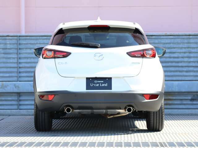 CX-3が本来持っている先鋭さを研ぎ澄ませながら、より魂動デザインを深化。上質さを磨き上げ、クオリティを追求したデザインを実現しました。