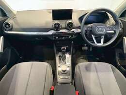 車の情報もひと目でわかるディスプレイは魅力的です。