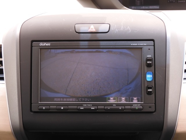 ◆バックカメラ◆リバースにするだけで映ります、後方の安全確認や、狭い駐車場での車庫入れ、雨の日や夜間など視界の悪い時に便利です！安全にバックする為には欠かせない装備です。