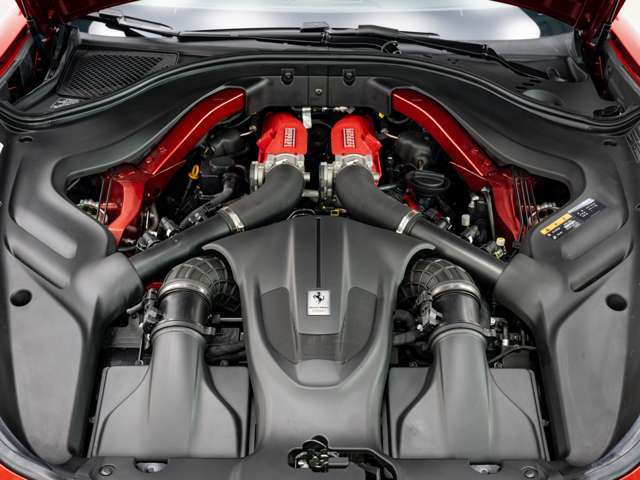 3.8L V8ツインターボエンジン。620PSを発揮します。