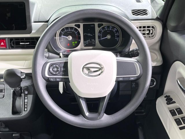 ステアリングも使用感が少なく、きれいな状態となっております♪