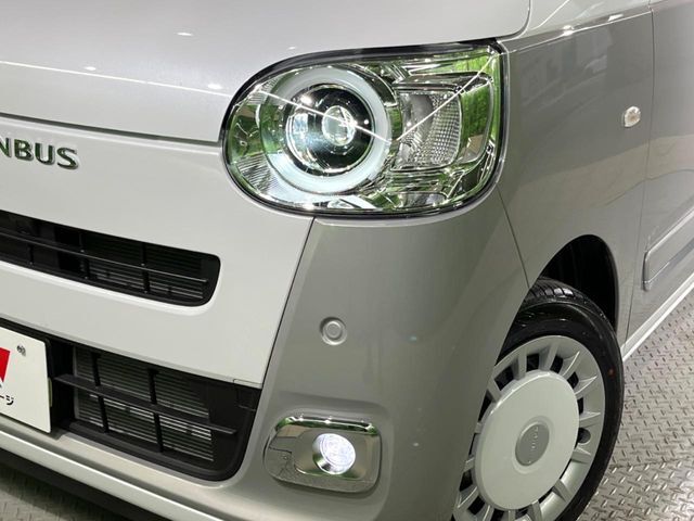 【LEDヘッドライト】悪天候や夜間走行時も良好な視界を確保し安心して運転できる高輝度LEDヘッドライトを装備！点灯速度が早く、消費電力も抑えられています。