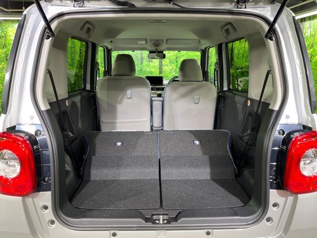 普段のお買い物や通勤、送迎等に十分な荷室スペースを確保しております。セカンドシートを倒すと、大きな荷物の積載も可能です♪