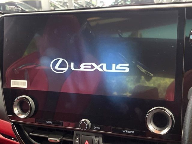 【14インチディスプレイオーディオ】画面内にオーディオ操作はもちろん、空調の調整機能なども盛り込んだ多機能なディスプレイオーディオです！スマートフォン連携はもちろん、車載ナビもお使いいただけます♪