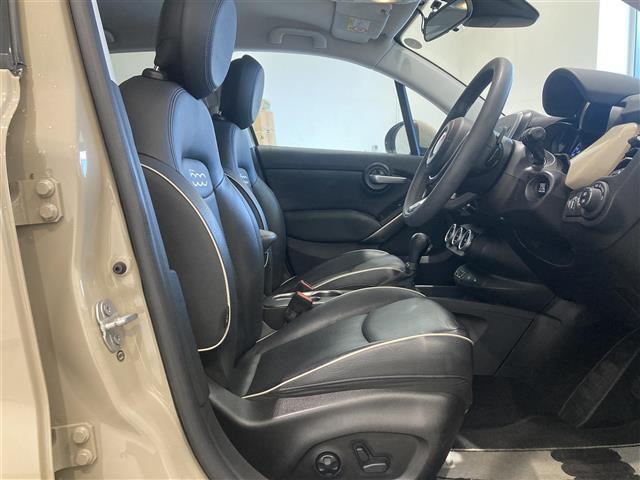 【運転席】『運転席周辺』の画像になります。写真の内容に関してご不明点、ご質問等がございましたらお気軽にガリバー店舗までお問い合わせください。
