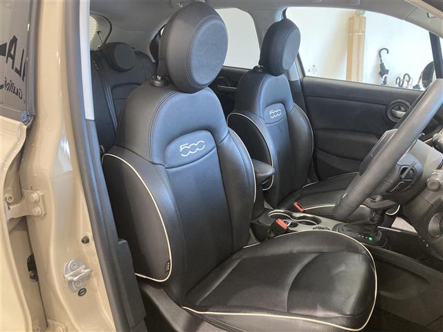 【運転席】『運転席周辺』の画像になります。写真の内容に関してご不明点、ご質問等がございましたらお気軽にガリバー店舗までお問い合わせください。
