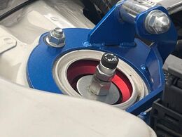 【Dampers】車高が低くなり、スタイリッシュな見た目となっております。車両の重心が下がる事で、走行時の安定性も向上します♪