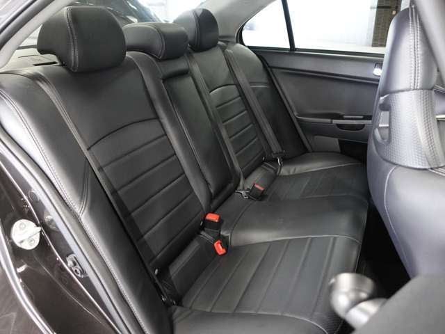 後席シートもホールド性が良いです