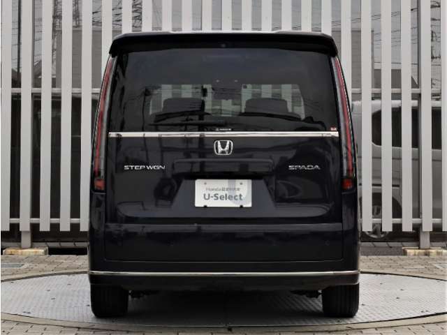 当店は、『安心して選べる中古車を。乗ってからも、安心が続く中古車を。』モットーにHONDA認定中古車を販売させていただいております。