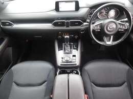 ご納車後も安心なプレミア保証をご提案いたします。ナビや電装品、エアコンなども含めた600項目の充実した保証内容と安心のロードサービス付帯でサポートいたします。詳細はお尋ねください。