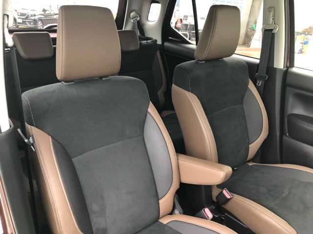 毎回座るフロントシート。運転席は使用する部分ですので、座り心地が重要です！