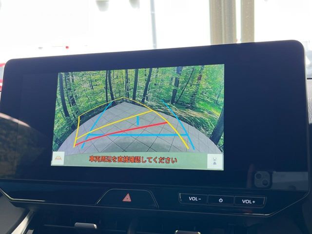 【バックカメラ】駐車時に後方がリアルタイム映像で確認できます。大型商業施設や立体駐車場での駐車時や、夜間のバック時に大活躍！運転スキルに関わらず、今や必須となった装備のひとつです！
