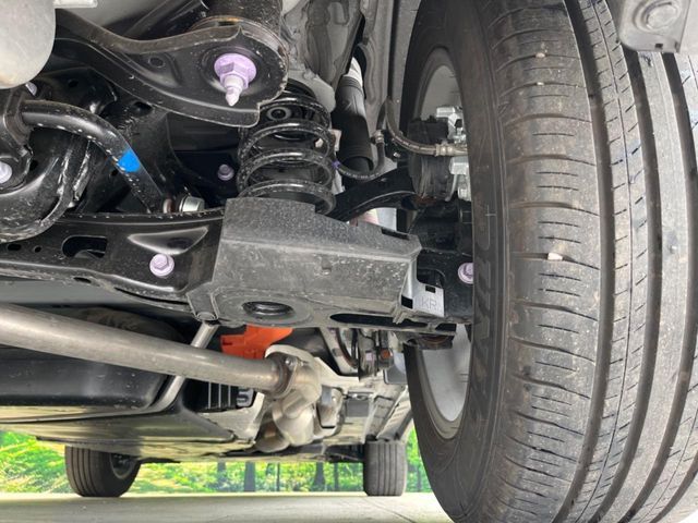 お車を安心してお乗りいただく為には、足回りの定期点検が欠かせません。サービスサポート（有償保証）では無料点検もご提供しており、安心のカーライフをお過ごしいただけるサポート体制が整っています。