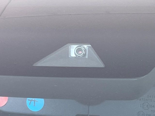 【トヨタセーフティセンス】走行中に前方の車両等を認識し、衝突しそうな時は警報とブレーキで衝突回避と被害軽減をアシスト。より安全にドライブをお楽しみいただけます。