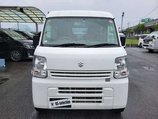 総額価格には自動車税月割り・リサイクル料金・車検整備付きのお車には自賠責保険料・重量税・印紙代等の法定費用すべて入っております。登録が管轄地域外の場合、登録費用が別途発生致します。