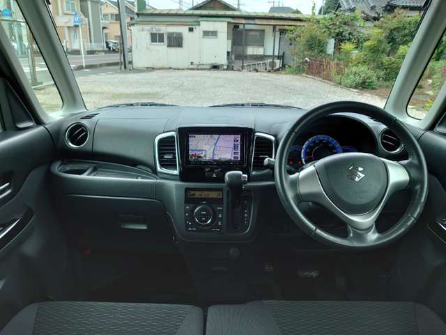 お急ぎの方は納車まで無料で代車お貸しします。(保険付ですので安心です。)全車オイル、エレメント交換サービスです。頭金なしのローン(6回～84回迄)、各種クレジットカードも使えます。