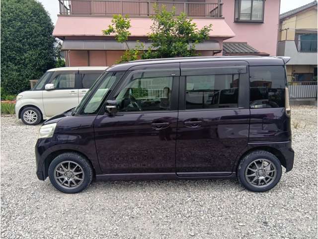 下取りはどんな車でも(廃車でも)、当店までお持込頂ければ3万円以上(軽自動車の場合は2万円以上)で下取り致します。他店で査定ゼロと言われたお車でもOK もちろん廃車料金、ナンバー登録抹消も全て無料で行います。