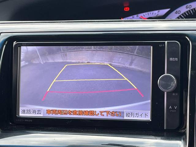 【バックカメラ】駐車時に後方がリアルタイム映像で確認できます。大型商業施設や立体駐車場での駐車時や、夜間のバック時に大活躍！運転スキルに関わらず、今や必須となった装備のひとつです！