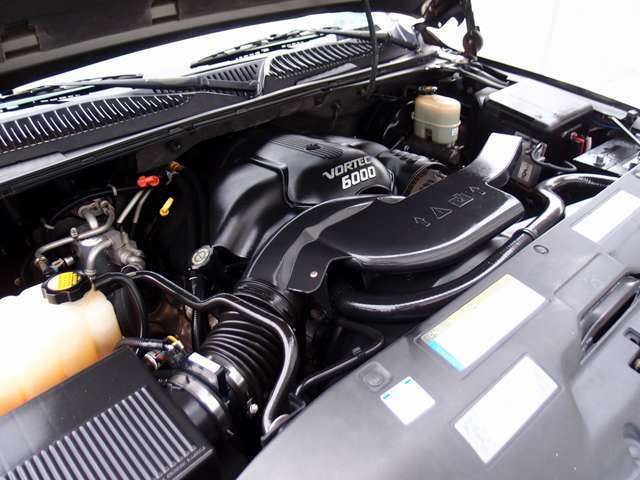 GMCユーコン　デナリ　カスタム車両の入庫！外装は迫力のマッドブラックにペイント済み(全塗装済)。ヘッドレストモニター、社外アンプ、ロックフォードウーハー、スピーカーなどオーディオカスタム