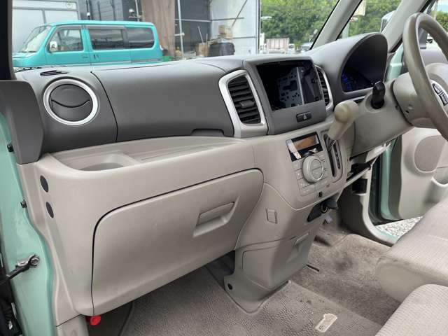 内装や外装も隅々までクリーニングしてからご納車致します♪　中古車でも安心綺麗（＊’▽’）