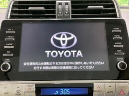 【メーカー純正9型ナビ】インテリアに溶け込むスタイリッシュな「専用設計」メーカーナビを装備♪視認性や操作性など基本性能にも優れ、より上質なカーライフをお楽しみいただけます。