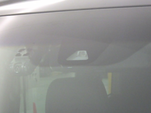 ホンダセンシング搭載！誤発進抑制機能・路外逸脱抑制機能・歩行者事故低減ステアリング・車線維持支援システム・先進車発進お知らせ機能など多彩な先進安全機能でより安全で快適なドライブを支援します。