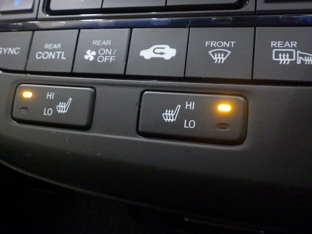 背中とお尻がポッカポカで心地よいシートヒーターも装備されています。真冬でも数十秒で効き始めるので寒さが苦手な方の必需品です☆