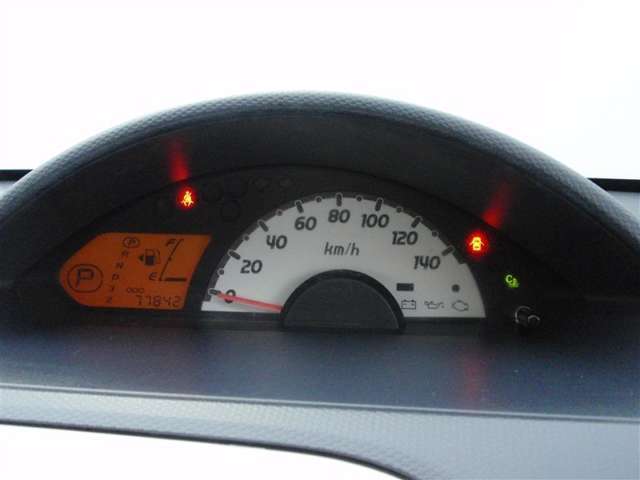 視認性の良いメーターで運転も快適です！