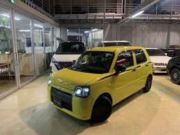 膨大にある車両の中で自社の車両をご覧頂き誠にありがとうございます。現車を確認できない遠方のお客様もご安心下さい。車両の程度や状態、気になる個所などお問い合わせ頂けましたらどんな事でもお答え致します。