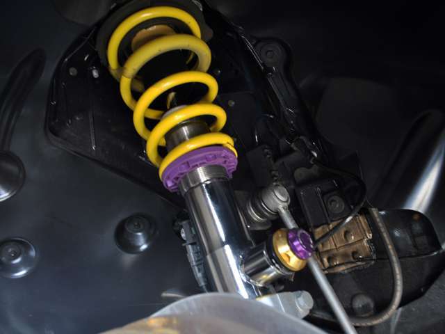 KW V4Dampersは3way（伸1way・縮2wayハイロー）減衰力アジャスト可能 ！！　メーカー定価980,100<span class=